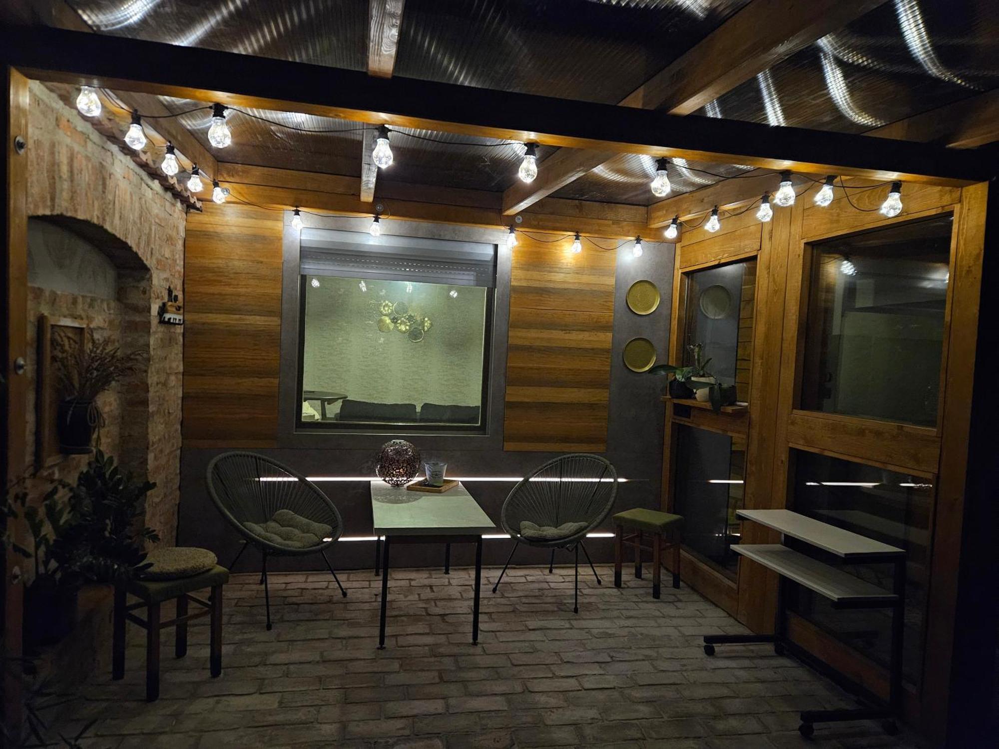 Toelgyes Apartmanhaz Szeged Exteriör bild